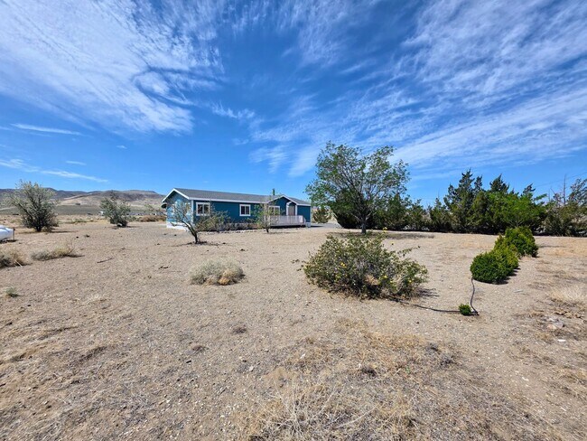 Foto del edificio - Charming 3 Bedroom Home on Large 5 Acre Property