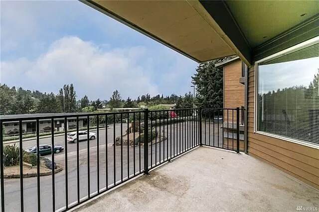 Building Photo - 430 Bellevue Way SE
