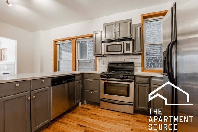Foto del edificio - 2110 N Oakley Ave