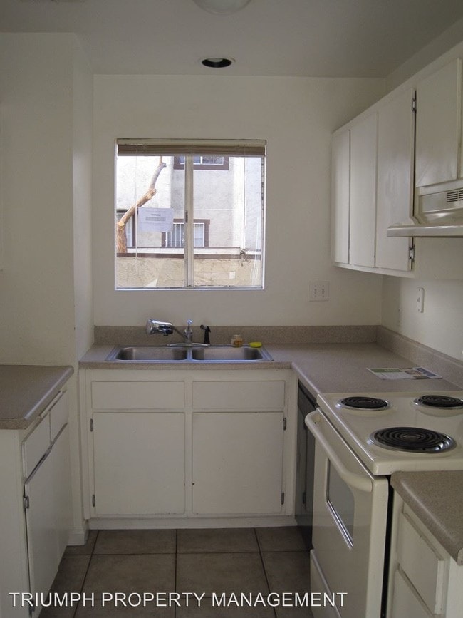 Building Photo - 5039 Spencer St