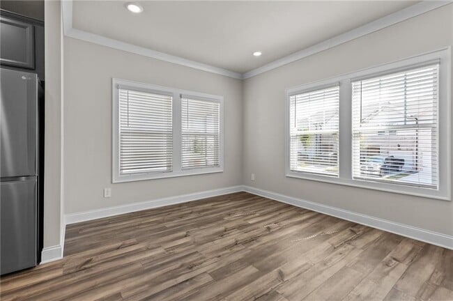 Foto del edificio - 3614 Shore Wood Ave