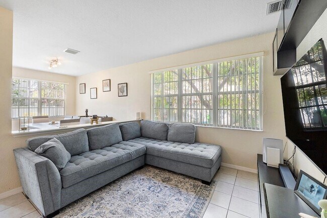 Foto del edificio - 9090 NW 40th Pl