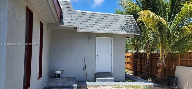Foto del edificio - 901 SW 13th St