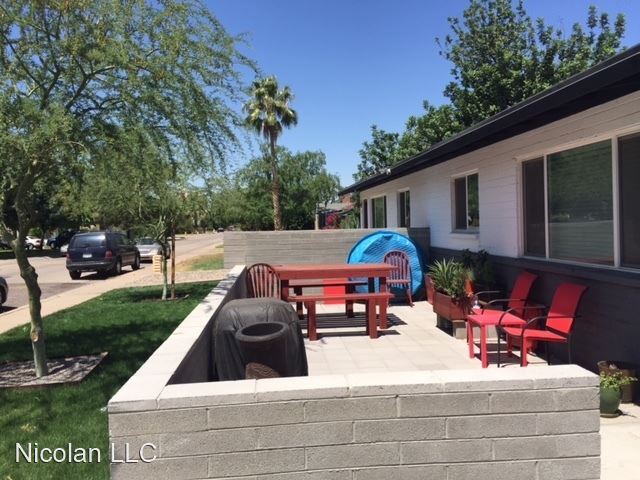 Building Photo - 2 br, 1 bath Apartment - 376 E Alvarado Road