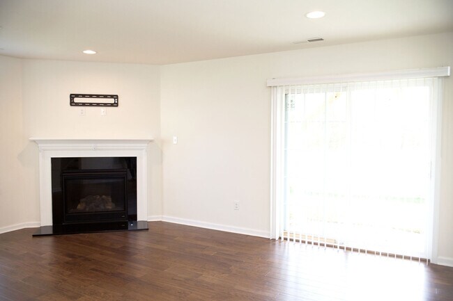 Building Photo - 1037 Chapman Cir