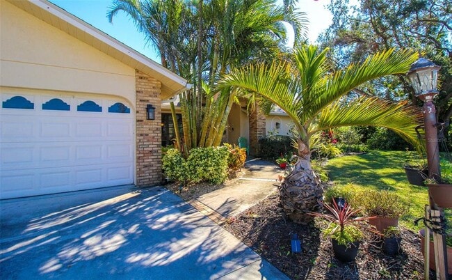 Building Photo - 5883 Denison Dr
