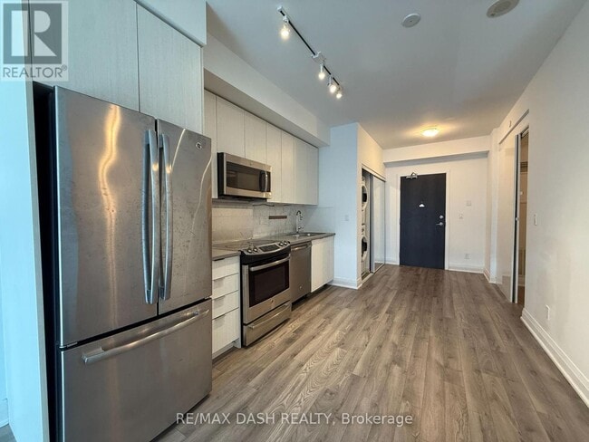Building Photo - 50 Bruyeres Mews