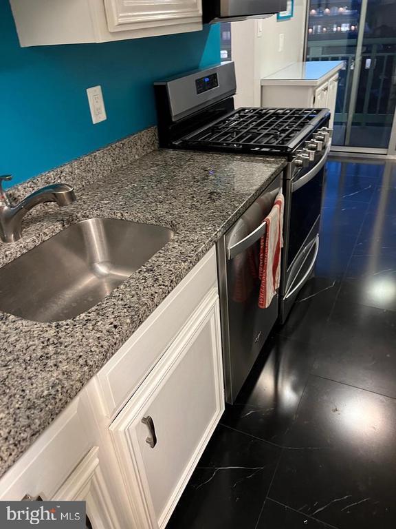 Foto del edificio - 501 Slaters Ln