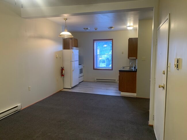 Building Photo - 331 Penn St