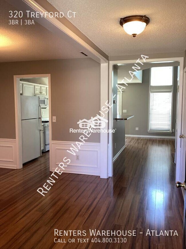 Foto del edificio - Cozy Home in Johns Creek with a flat fence...