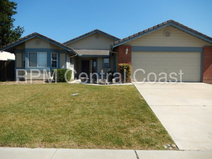 Primary Photo - 152 Riverbank Ln