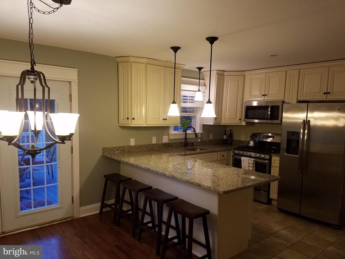 Primary Photo - 227 Delview Ln