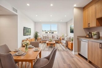 Building Photo - IM 21