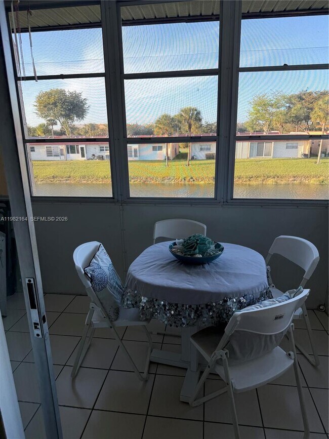 Foto del edificio - 169 Lake Carol Dr