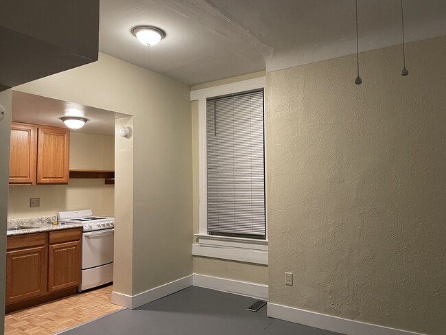 Building Photo - 5920 Kellogg Ave