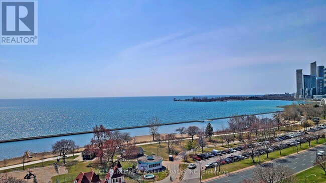Building Photo - 1900 Lake Shore Blvd W