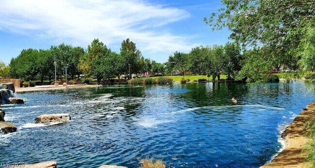 Foto del edificio - 4445 Meadowlark Wing Way