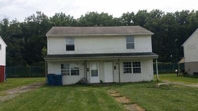 Building Photo - 2814 Cromwell Dr