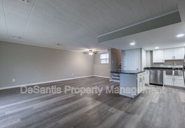 Building Photo - 2207 Aurora Dr