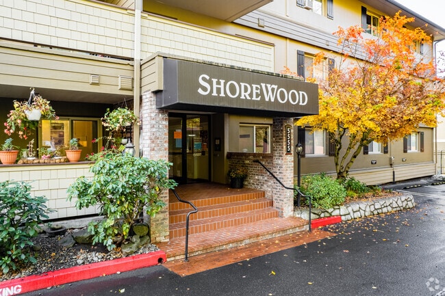 Leasing Office Entrance - Shorewood Apartments