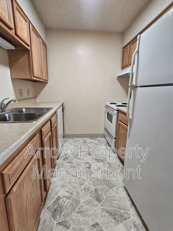 Building Photo - 1300 E H St