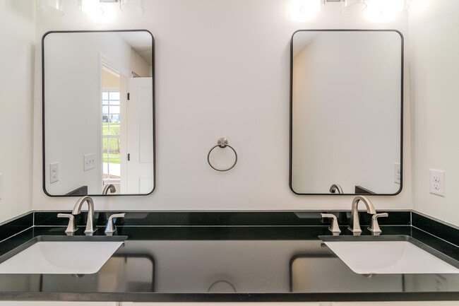 Building Photo - 164 Doubletree Ct