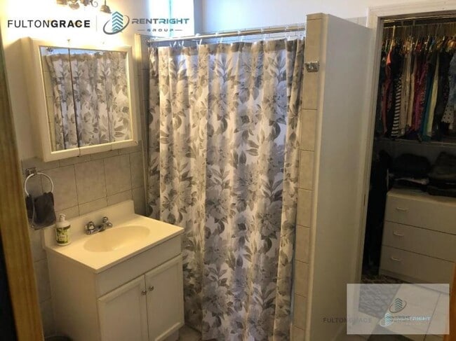 Building Photo - 1 bedroom in Chicago IL 60642