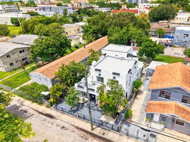 Foto del edificio - 128 NW 9th Ave