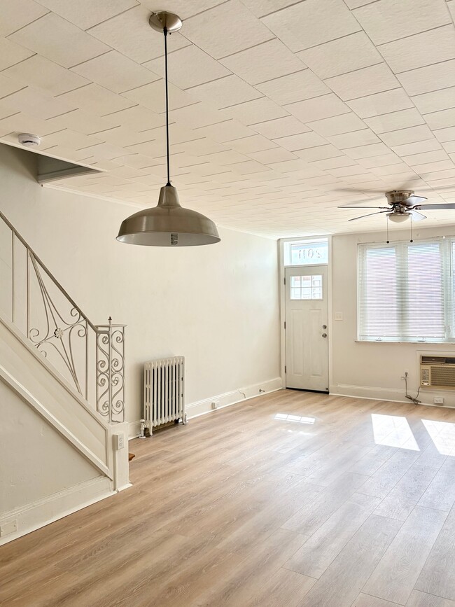 Photo - 2011 S Darien St Townhome