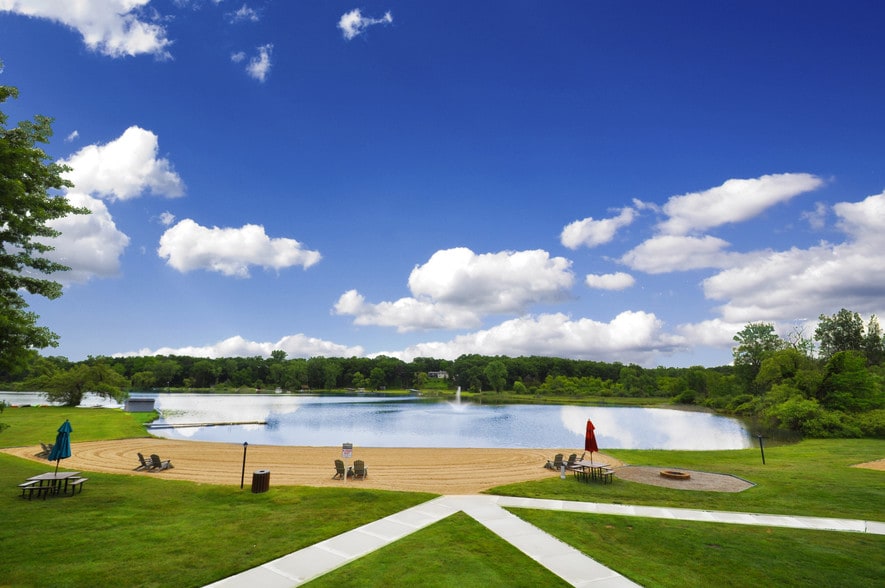 Lamberton Lake Apartments Rentals Grand Rapids, MI