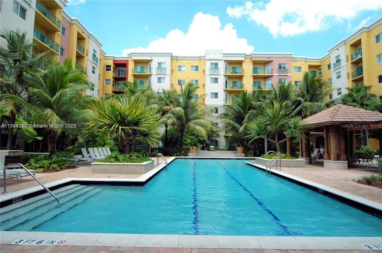 Foto principal - 6001 SW 70th St