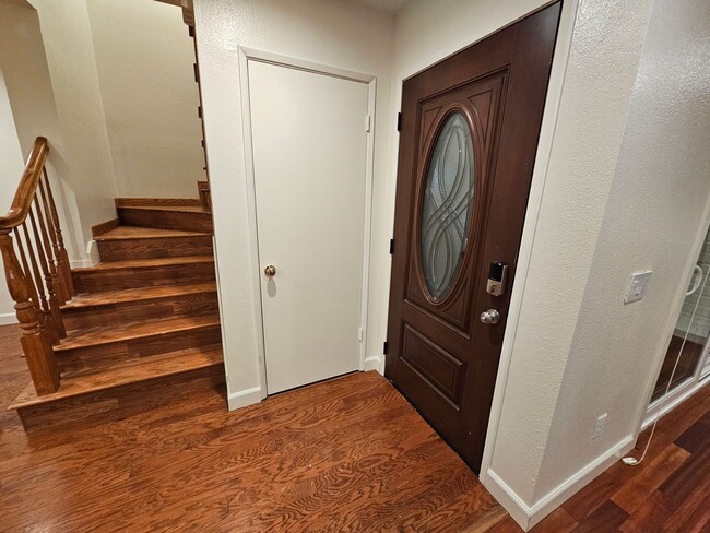 Building Photo - Beautiful 3 bed 2 bath Townhome in Cypress!