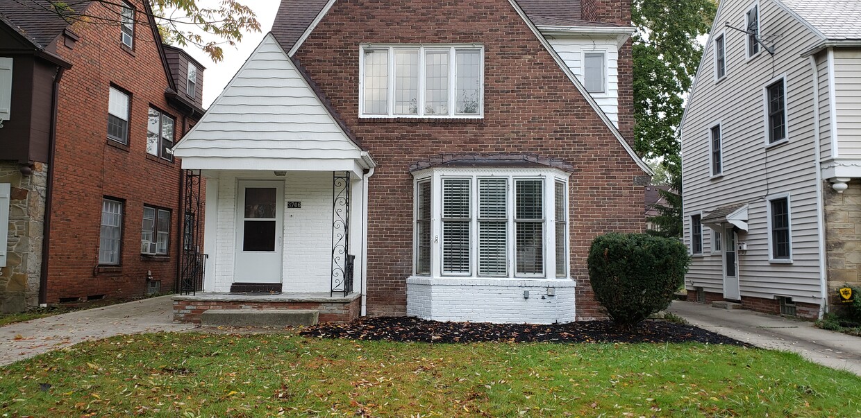 Primary Photo - 3706 Gridley Rd