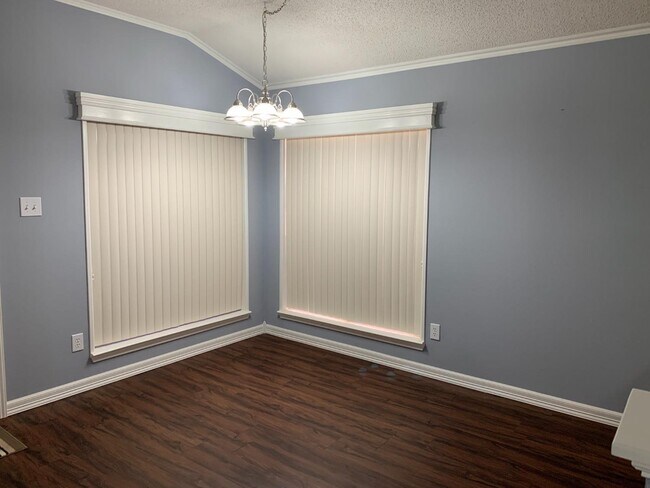Building Photo - 140 Frankford Ct