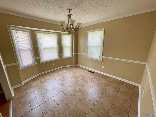 Building Photo - 17556 Fairway Dr