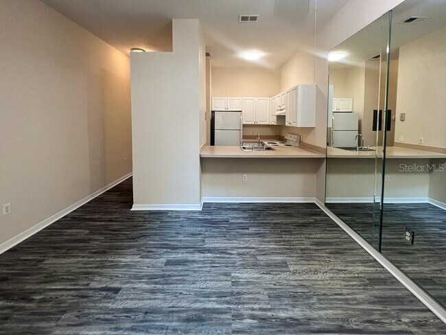 Foto del edificio - 3911 SW 27th St