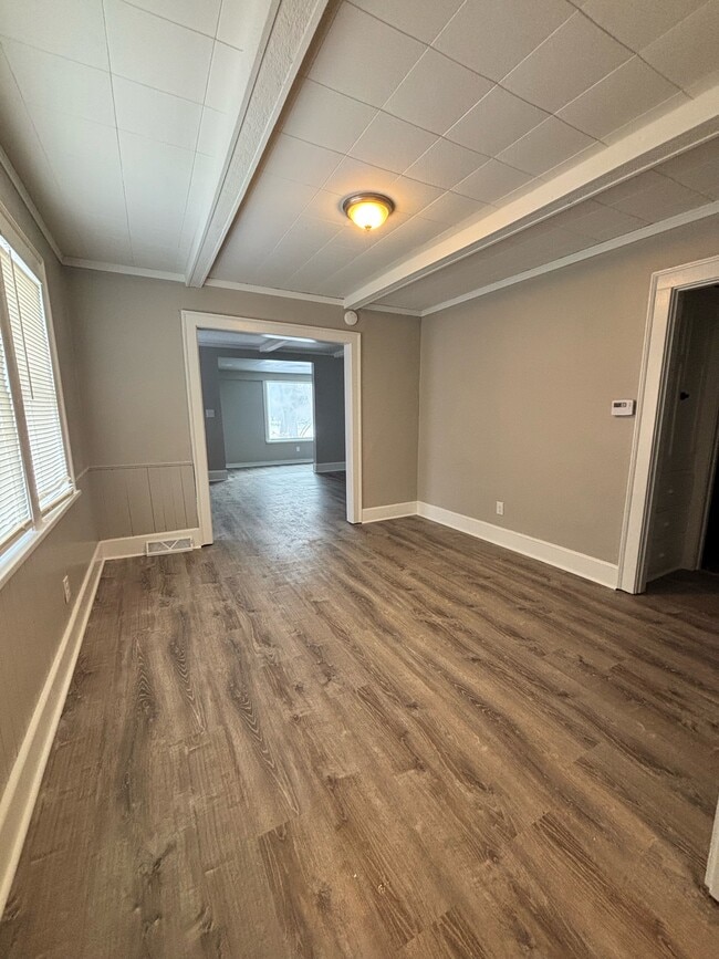 Building Photo - 5302 East Dr