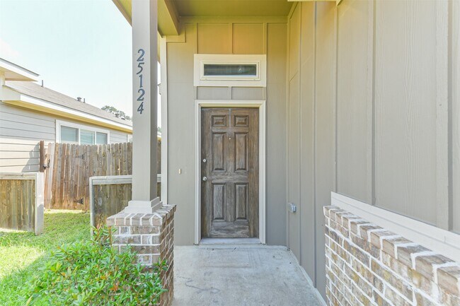 Foto del edificio - 25124 Pacific Wren Dr