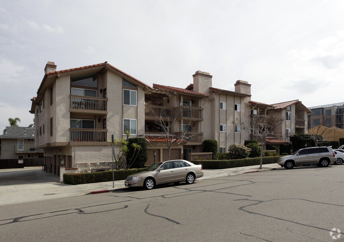 Building Photo - 4077 Goldfinch St