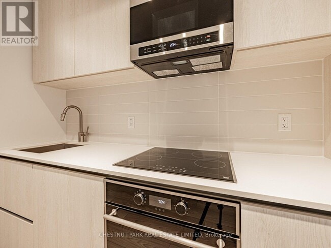 Photo du bâtiment - 110 Broadway Ave