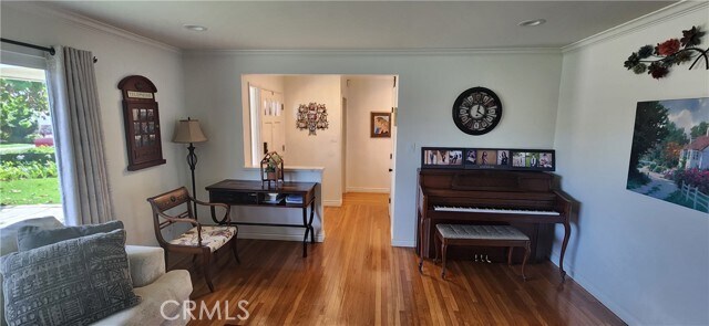 Foto del edificio - 1429 W Beverly Dr