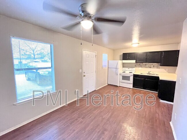 Foto del edificio - 809 E Huntsville Ave