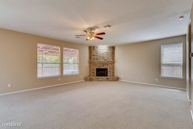 Foto del edificio - 4 br, 3 bath House - 426 Dandelion Bend UNIT