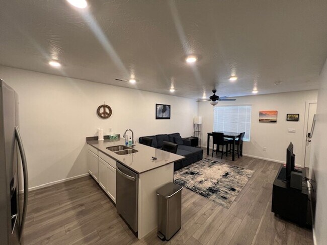 Foto del edificio - Long Valley Gem! $500 Move in Credit in December!