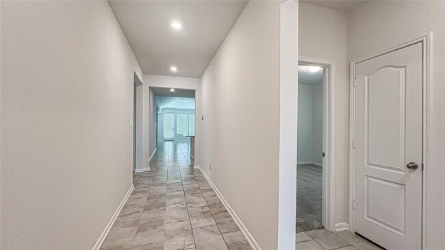 Building Photo - 25507 Reign Wayman Ct