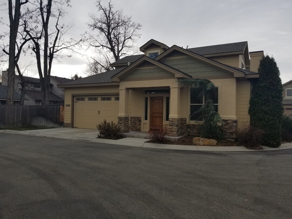 2661 E. Humboldt Ln, Boise, ID 83706 Townhome Rentals in Boise ID