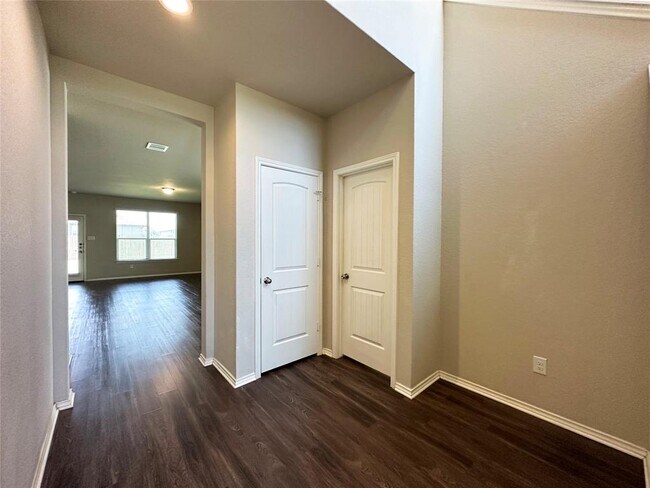 Foto del edificio - 109 Miles Dr