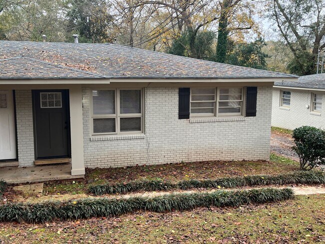 Foto del edificio - 303 Springdale Dr