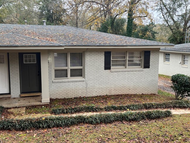 Building Photo - 303 Springdale Dr