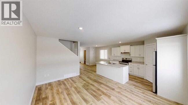 Building Photo - D,9504 113 Avenue